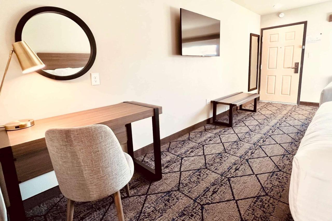 Ramada By Wyndham Yosemite Area Hotel 2*