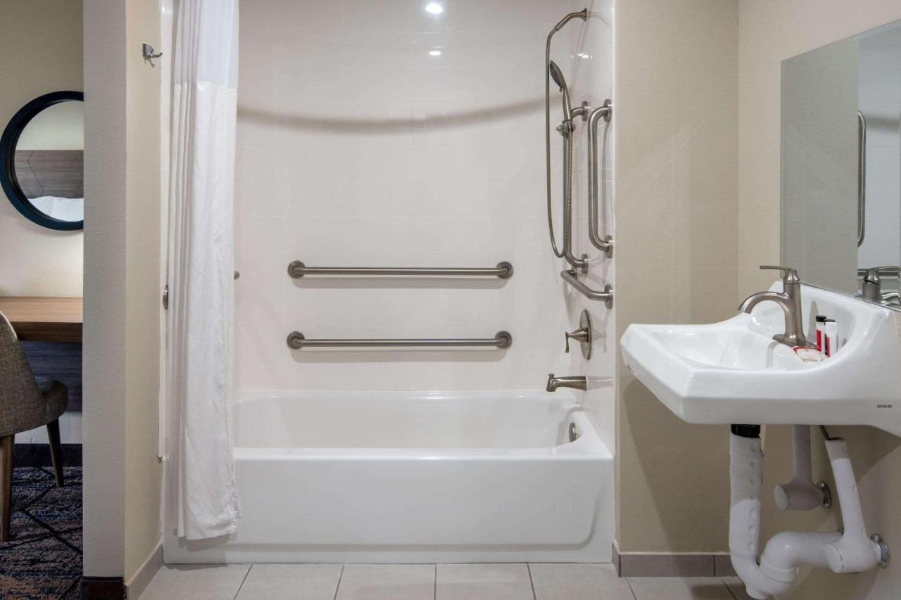 Ramada By Wyndham Yosemite Area Hotel 2*