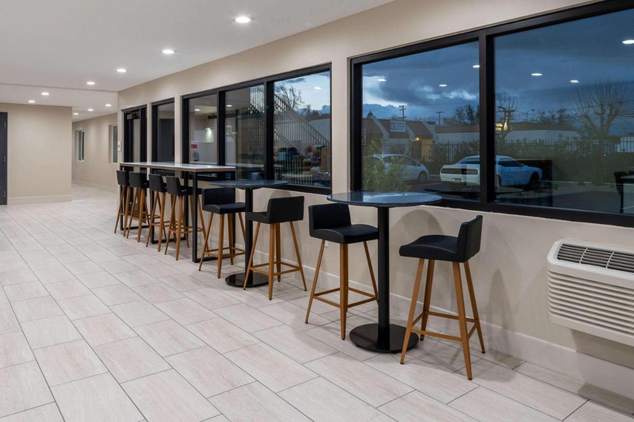 Ramada By Wyndham Yosemite Area Hotel Modesto