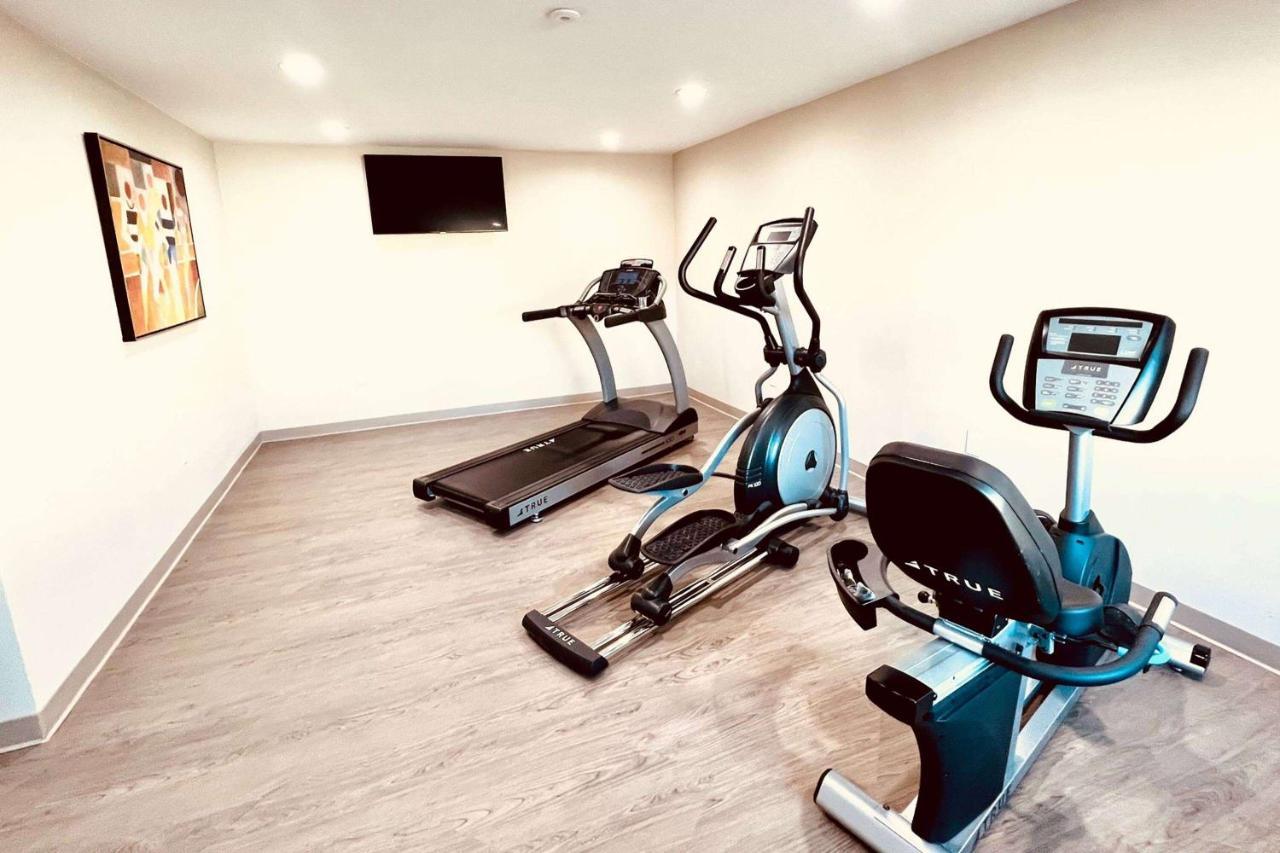 Ramada By Wyndham Yosemite Area 2*