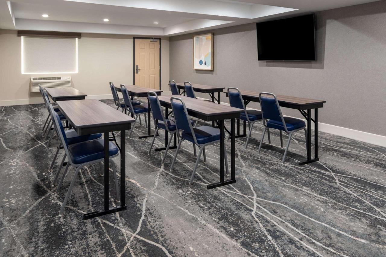Hotel Ramada By Wyndham Yosemite Area Modesto