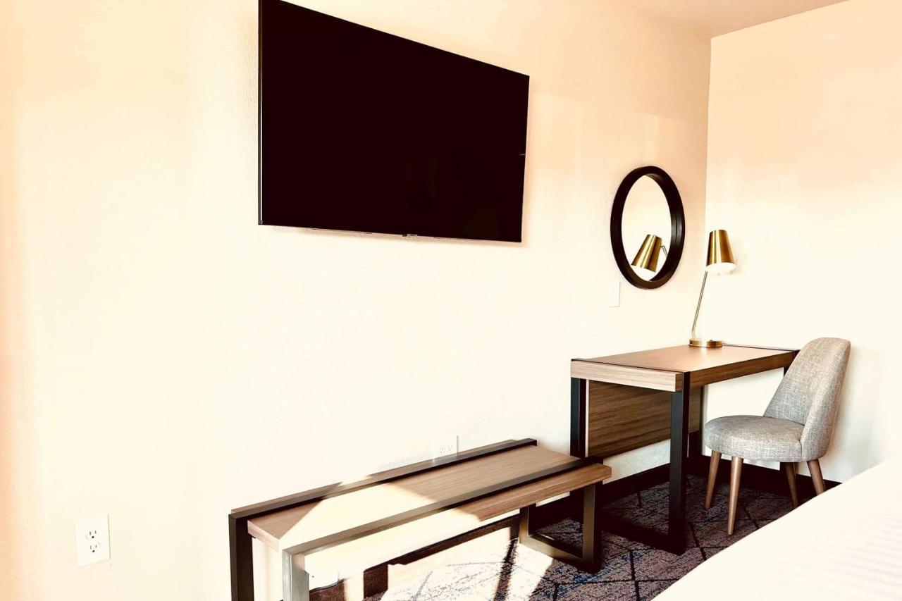 Hotel Ramada By Wyndham Yosemite Area 2*