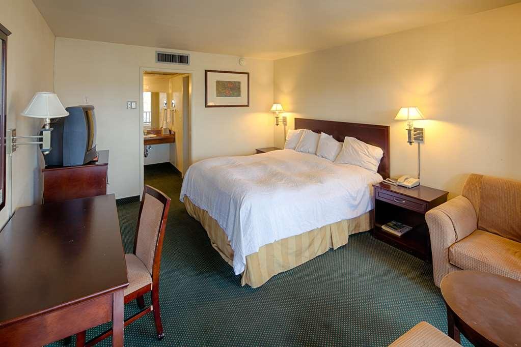 Ramada By Wyndham Yosemite Area Hotel Modesto