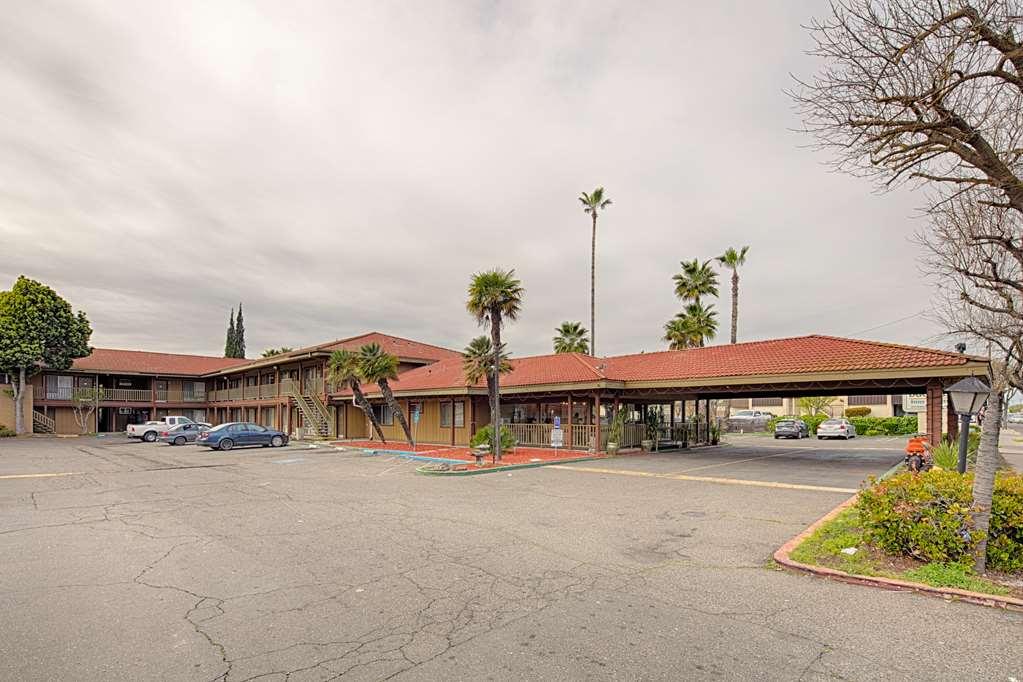Ramada By Wyndham Yosemite Area Hotel Modesto